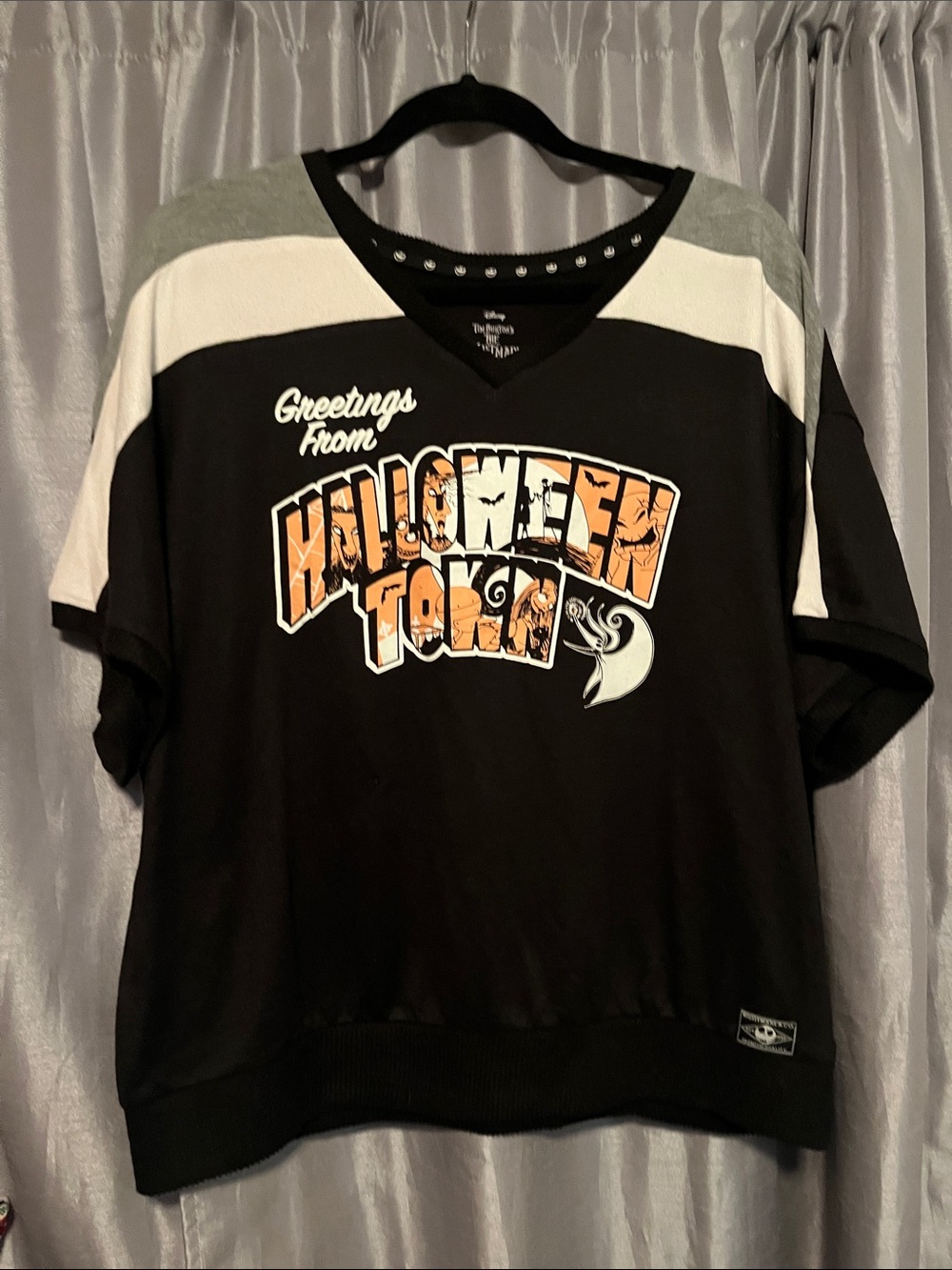 Disney Halloween Town Black, White & Gray V‑Neck Top